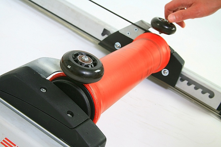 エリート E-motion 革命を起こす3本ローラー台 - 新製品 